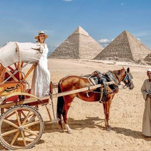 Giza Pyramids Half-Day Tour with Horse Carriage Ride